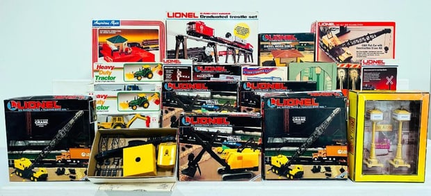 Lionel Modern O Gauge Assorted Accessories Boxed