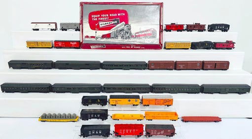 Unknown Manufacture Modern HO Scale Assorted Freight Cars/Passenger Cars/Gilbert HO Diesel Set