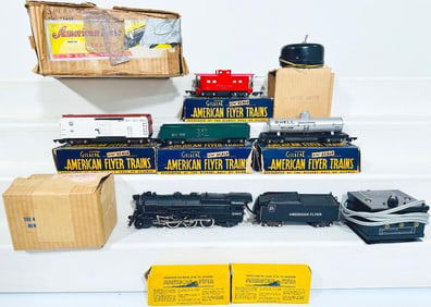 American Flyer Postwar S Gauge 314AW Locomotive and Tender and Four (4) Freight Cars