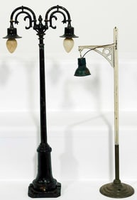 Lionel Prewar 67 double Lamppost dark green and Ives Prewar 600 Street Lamp