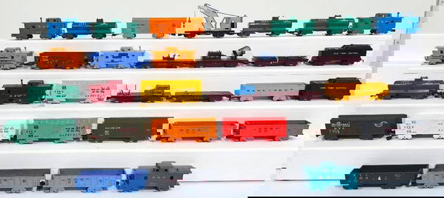 Marx Postwar O Gauge Twenty-Nine (29) Assorted Plastic 4 wheel Freight Cars and Two (2) Tenders (1 of 8)