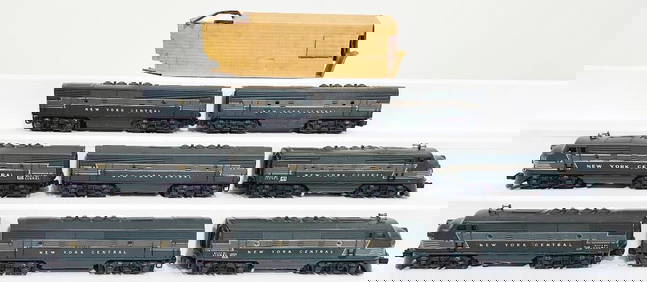 Lionel Postwar O Gauge Assorted Eight (8) Assorted New York Central F Units (1 of 6)