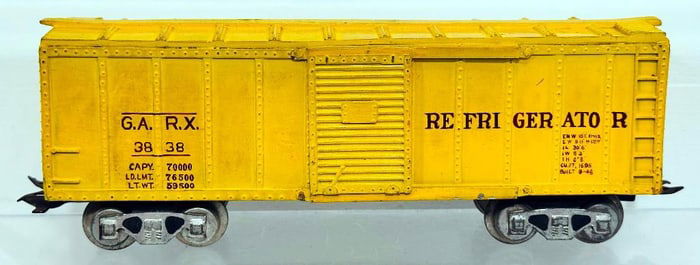 Marx Postwar O Gauge yellow plastic 8 wheel Refrigerator Car Factory Prototype