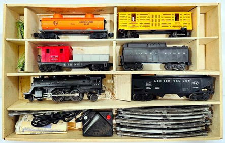 Lionel Postwar O Gauge 11540 239 Locomotive Freight Set Boxed/132 Illuminated Station Boxed X2
