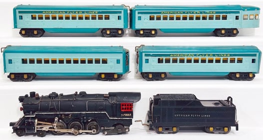 American Flyer Prewar O Gauge 4226 Locomotive and Tender and four (4) light blue Streamliner Cars