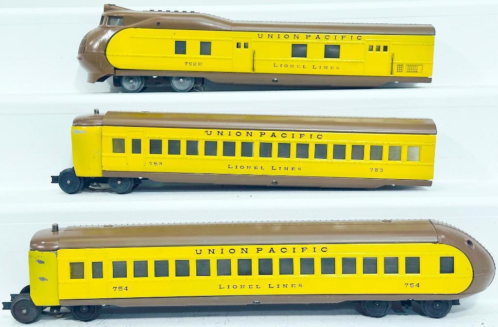 Lionel Prewar O Gauge 752E 3 Car Union Pacific Streamliner Set Yellow and Brown (1 of 6)