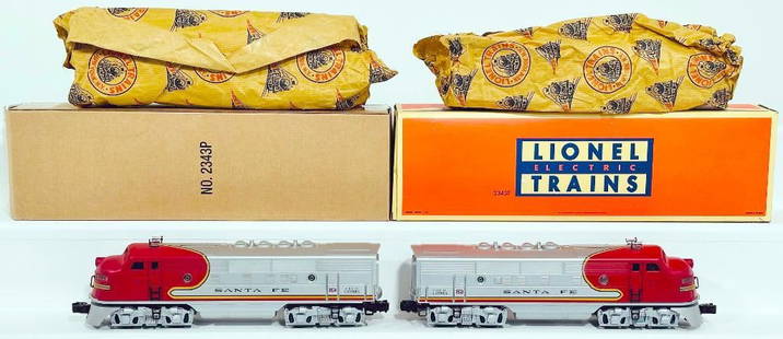 Lionel Modern O Gauge 2343 Santa Fe A - A Diesel Units Powered and Unpowered: Lionel Modern O Gauge 2343 Santa Fe A - A Diesel Units Powered and Unpowered, each in C8 plus or better and each with its original box. 
