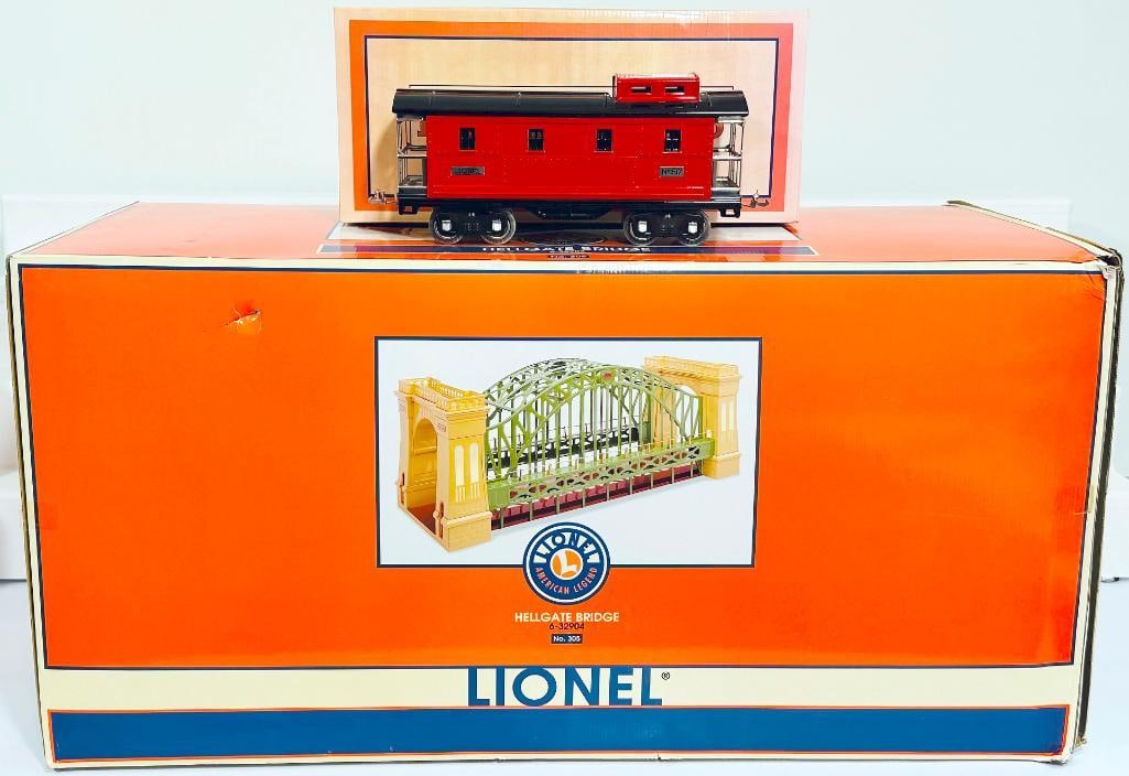 Lionel Modern Standard Gauge Hellgate Bridge Boxed/517 Standard Gauge Illuminated Caboose Boxed (1 of 9)