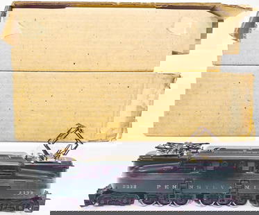 Lionel Postwar O Gauge 2332 5 Stripe Pennsylvania Dark Green GG1 Boxed: Lionel Postwar O Gauge 2332 5 Stripe Pennsylvania Dark Green GG1 Boxed, in C7 or better and with silver stripes and markings that are faded in the center portion on each side from people handling unit