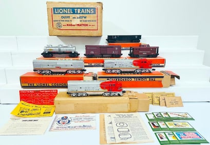 Lionel Postwar O Gauge Outfit No. 2207W Santa Fe A - B - A Diesel Freight Set Boxed from 1953