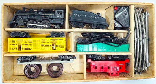 Lionel Postwar O Gauge Outfit No. 19910 1062 Freight Set from 1968