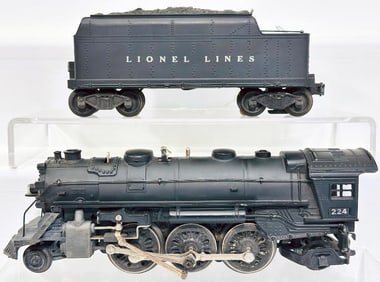 Lionel Postwar O Gauge 224 Locomotive with black railings and 2466W Tender from 1945