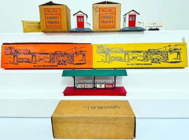 Lionel Postwar O Gauge 125 Whistling Station Boxed X2/157 Illuminated Station Platform with red base