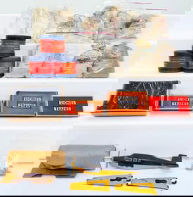 Lionel Postwar O Gauge 206 Bags of Coal and Separate Sale Items