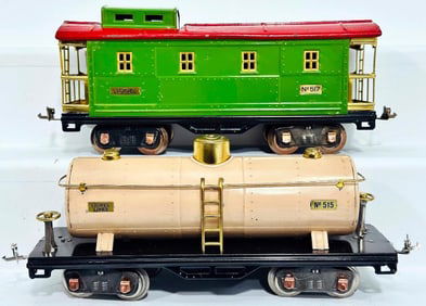 Lionel Prewar Standard Gauge 515 cream Tank Car and 517 green and red Caboose