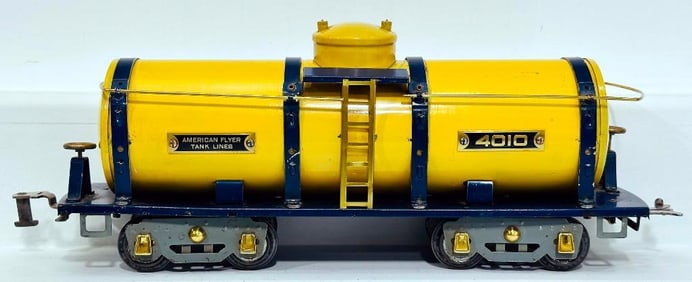 American Flyer Prewar Wide Gauge 4010 yellow Tank Car with gray flex trucks