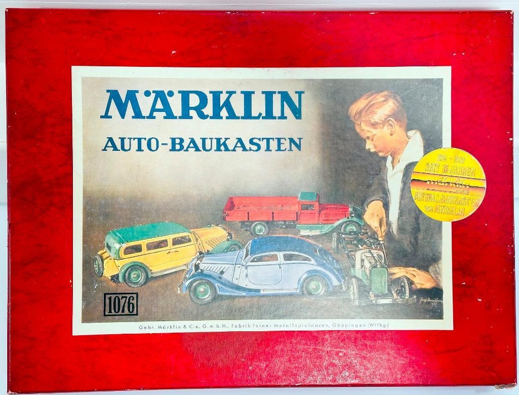 Marklin Modern Toys Auto - Baukasten Reissue No. 1076 in 1989 New Boxed: Marklin Modern Toys Auto - Baukasten Reissue No. 1076 in 1989 New Boxed, in C9 and in its original box. This Marklin Reissue contains a German 1930s vintage race car windup, in kit form and with some