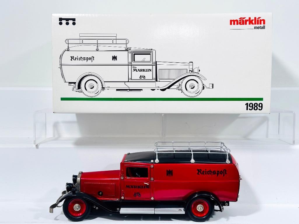 Marklin Modern Metall Reichspoft Delivery Van ReIssue 1989: Marklin Modern Metall Reichspoft Delivery Van ReIssue 1989, in C8 to C9 and in its original box.