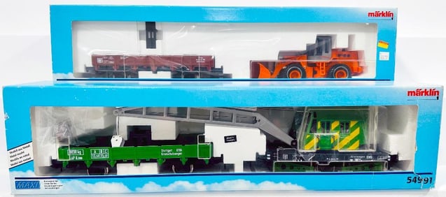 Marklin Modern 1 Gauge Maxi red Flat Bed Freight Car and orange Fuchs - Brand Forklift Model