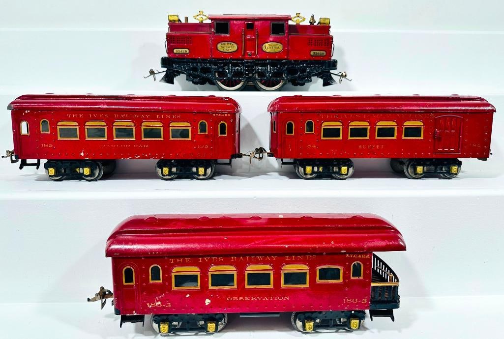 Ives Prewar Wide Gauge 3242R red Electric Locomotive and Three (3) Passenger Cars red (1 of 9)