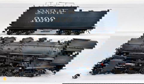Unknown Manufacturer Modern O Scale 2 - 8 - 2 Santa Fe Locomotive and Tender