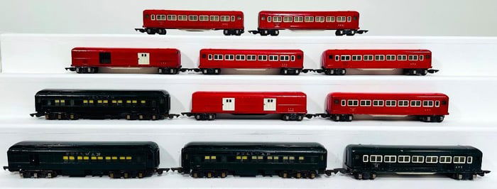 American Flyer Postwar S Gauge Four Assorted Green Passenger Cars/Seven Assorted red Passenger Cars