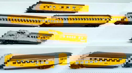 Lionel Prewar O Gauge yellow and brown Union Pacific 3 Car Streamliner Set/636 City of Denver Set