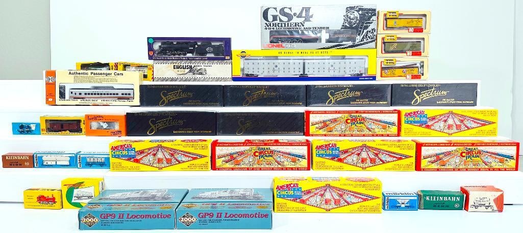 Fleischmann/Marklin/Train Miniature/Lionel/Genesis Walthers/Spectrum Modern HO Scale Assorted Cars: Fleischmann/Marklin/Train Miniature/Lionel/Genesis Walthers/Spectrum Modern HO Scale Assorted Passenger Cars – Freight Cars – Circus Cars Boxed, each in C8 to C9 and each with its original box.