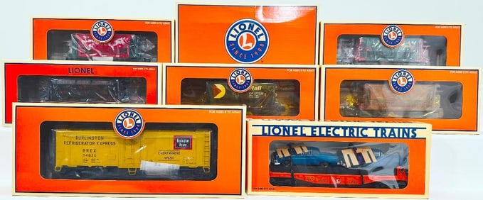 Lionel Modern O Gauge Naughty and Nice Ore Car 2 pack -Burlington Steel Sided Reefer -Lionel Lines