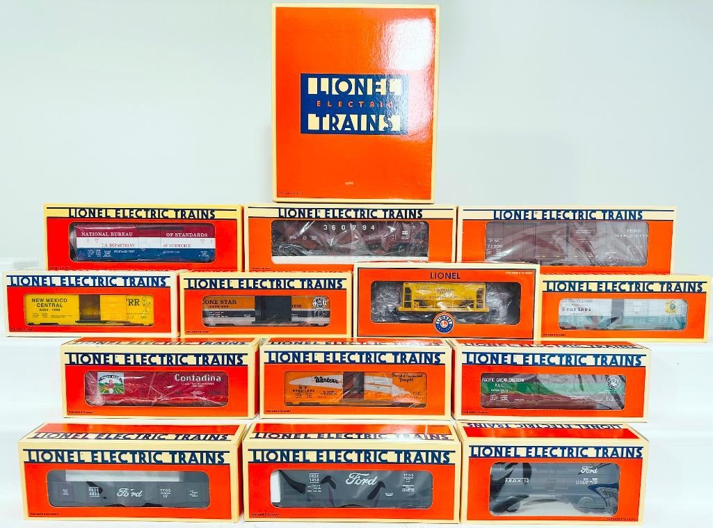 Lionel Modern O Gauge Ten Assorted Freight Cars and 1994 TTOS Ford Tank Car/Gondola/Hopper Boxed (1 of 5)