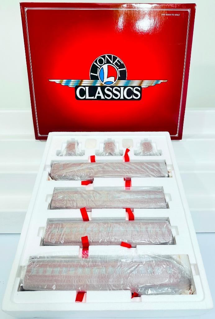 Lionel Modern O Gauge Rail Chief Cars Boxed: Lionel Modern O Gauge Rail Chief Cars Boxed, in C9 and with its original box.