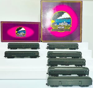 MTH Modern O Gauge Santa Fe Green 5 Car Scale Madison Passenger Set and Santa Fe Green Scale Madison
