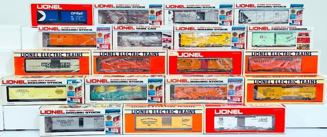 Lionel Modern O Gauge Nineteen (19) Assorted Freight Cars