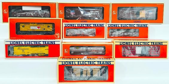 Lionel Modern O Gauge Ten (10) Assorted Freight Cars