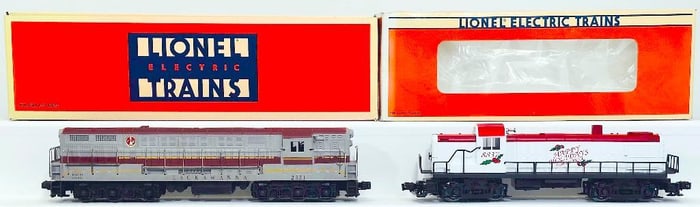 Lionel Modern O Gauge Lackawanna FM Trainmaster and Christmas R8 -3 Diesel Engine