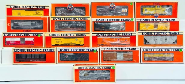 Lionel Modern O Gauge Seventeen (17) Assorted Freight Cars