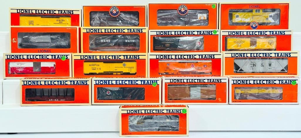Lionel Modern O Gauge Seventeen (17) Assorted Freight Cars (1 of 6)