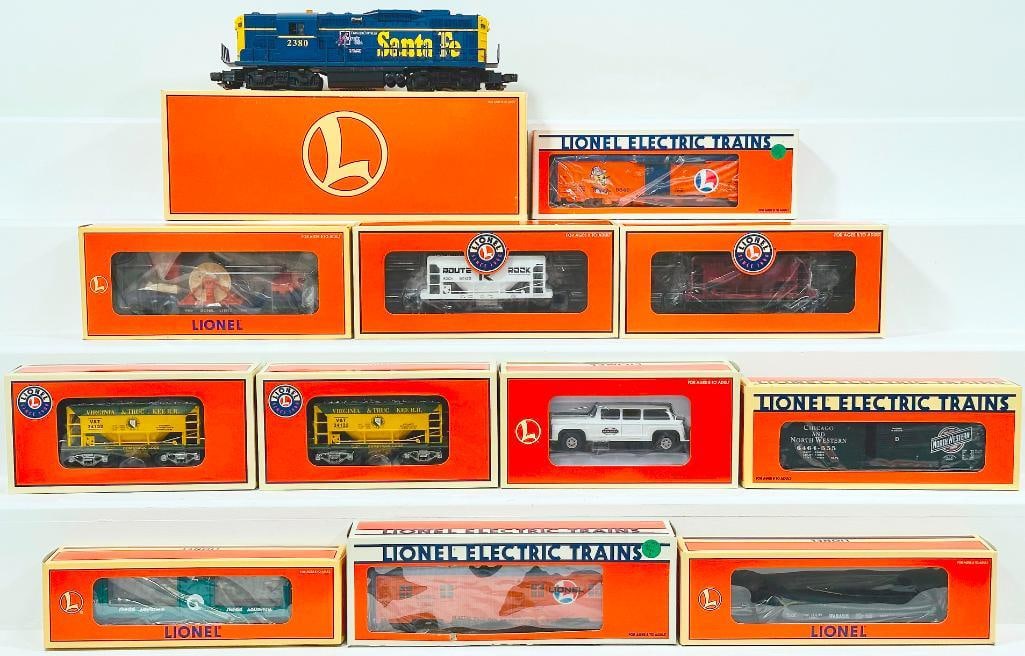 Lionel Modern O Gauge GP -9 Diesel Artrain 00 and Eleven (11) Assorted Freight Cars Boxed (1 of 10)