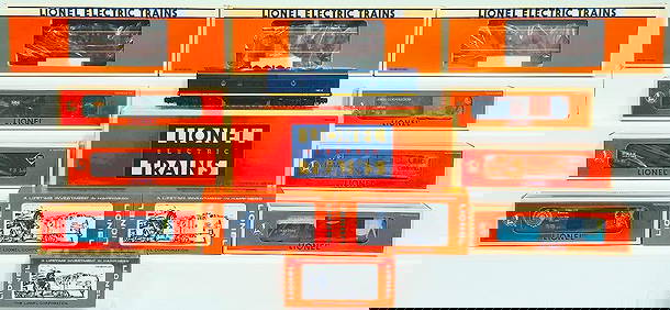 Lionel Modern O Gauge Norfolk and Western Aluminum Combo Car/Observation Car/Diner Car and ATSF (1 of 10)