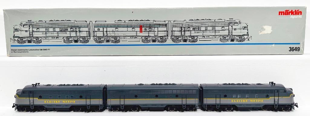 Marklin Modern Digital HO GM EMD F7 A -B -A Electro Motive Diesel Units #3649: Marklin Modern Digital HO GM EMD F7 A -B -A Electro Motive Diesel Units #3649, in C9 and with its original box.
