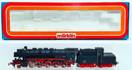Marklin Modern HO Scale Locomotive and Tender #3084