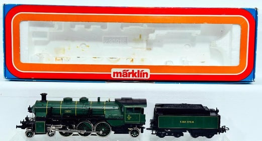Marklin Modern HO Scale dark green Locomotive and Tender #3092