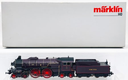 Marklin Modern HO Scale Locomotive and Tender #37018