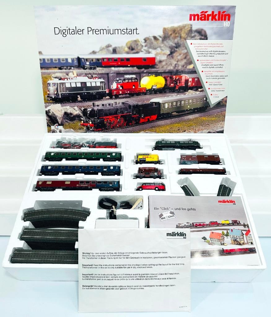 Marklin Modern HO Scale Digital Premium Starter Set #29855 (1 of 16)