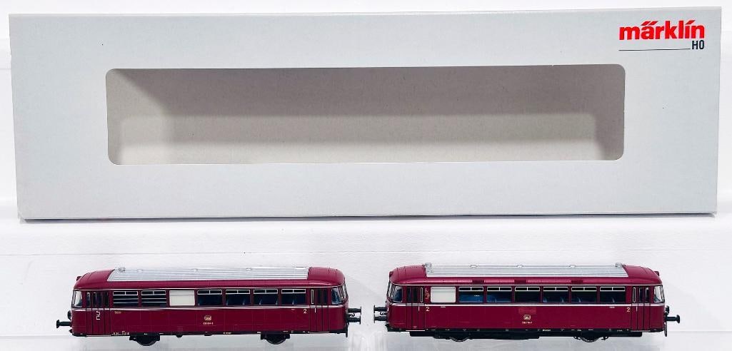 Marklin Modern HO Scale BR 798 + 998 Rail Bus with Control Car #39980: Marklin Modern HO Scale BR 798 + 998 Rail Bus with Control Car #39980, in C9 and with its original box. Epoche IV.