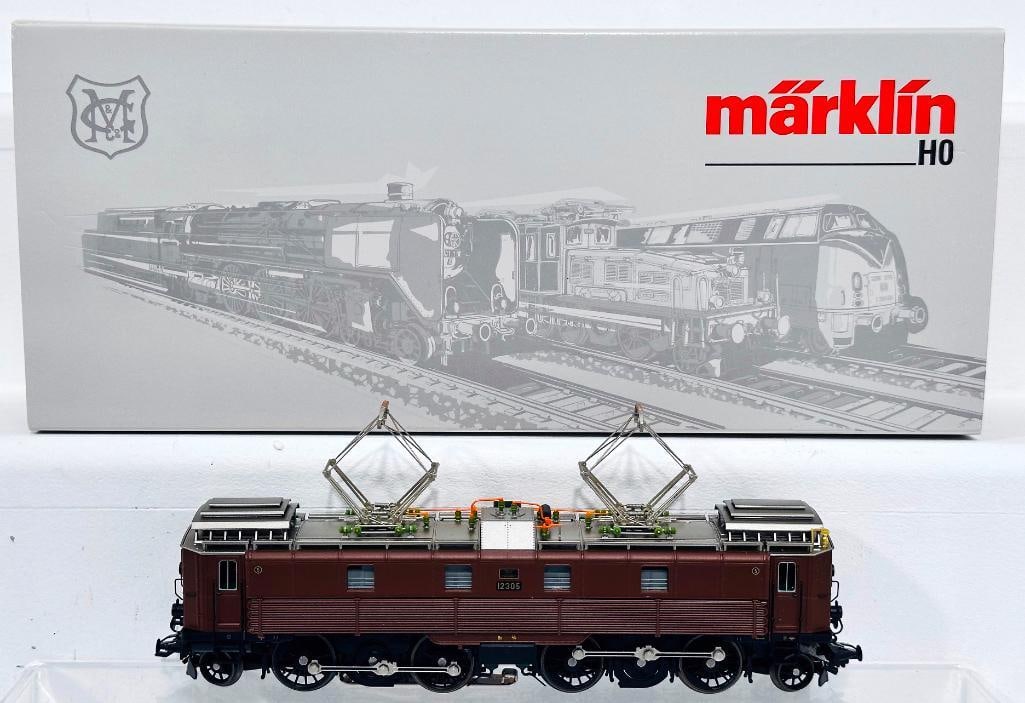 Marklin Modern HO Scale Electric Locomotive BE 4/6 #39510: Marklin Modern HO Scale Electric Locomotive BE 4/6 #39510, in C9 and with its original box. Epoche II.