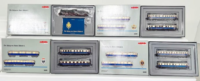 Marklin Modern Digital HO Kaiser Wilhelm II Locomotive and Tender #2681-Kaiser Wilhelm II 2 Cars