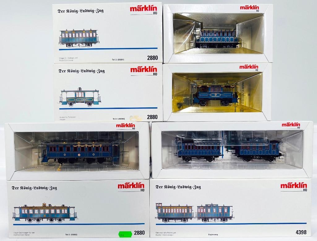 Marklin Modern HO Scale Aussich-Terrassn Wagen #2880 X3 and #4398: Marklin Modern HO Scale Aussich-Terrassn Wagen #2880 X3 and #4398, each in C9 and each with its original box.