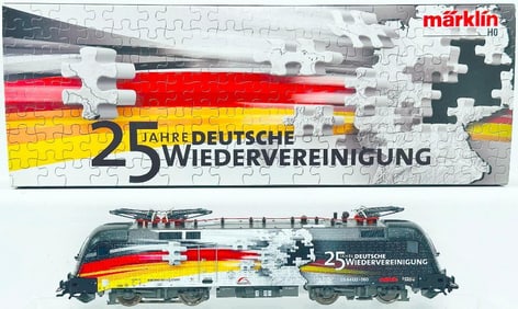 Marklin Modern HO Scale Electric Locomotive Mitsui Rail Capital Europe #39846