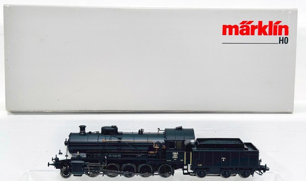 Marklin Modern HO Scale Locomotive and Tender Seri C s 5/6 Elfant #39250: Marklin Modern HO Scale Locomotive and Tender Seri C s 5/6 Elfant #39250, in C9 and with its original box. Epoche III -VI.